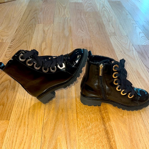 Black boots - Picture 2 of 5